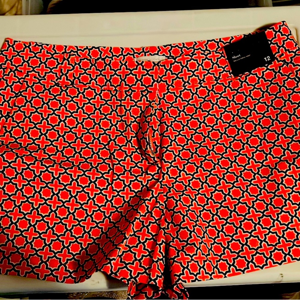 NWT New York & Company Coral/peach printed shorts S 12